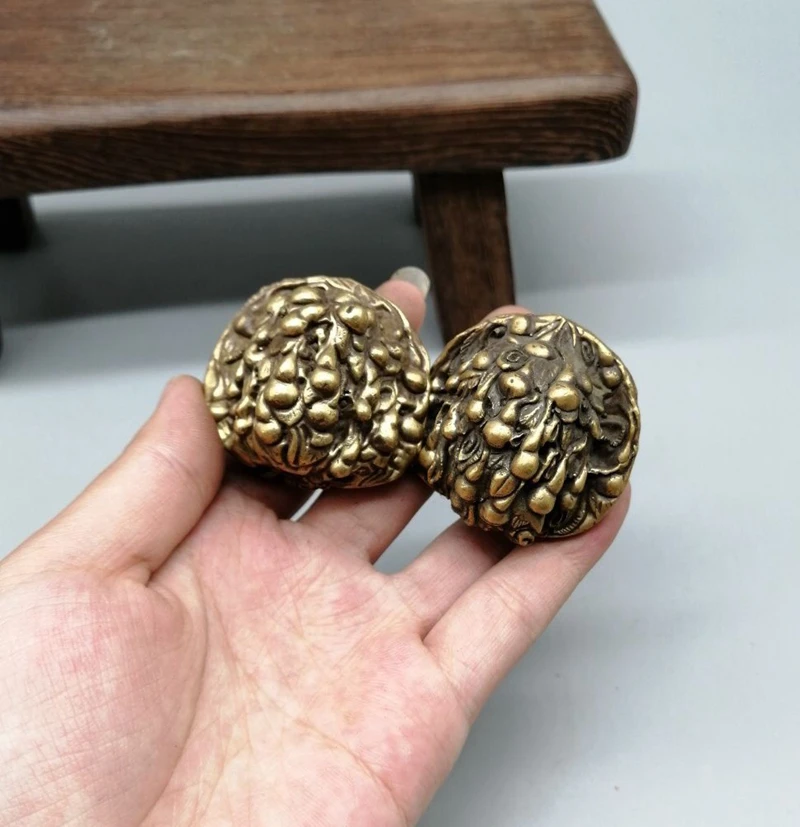 

A piece of copper walnut solid copper hands play games