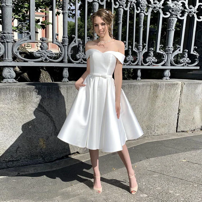 

2021 New One Shoulder Short Satin Wedding Dress Is Simple And Adjustable
