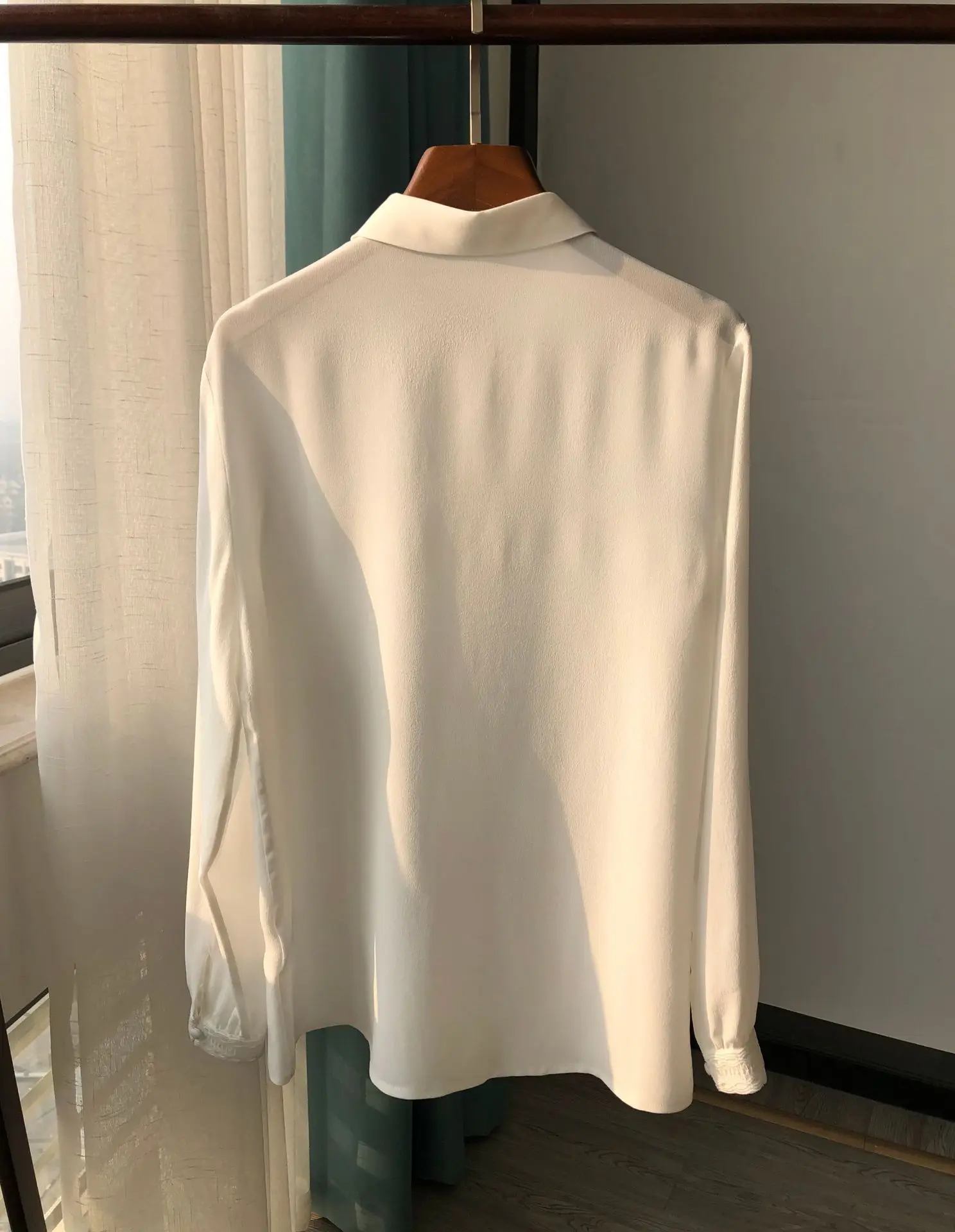 

Water-soluble Lace Silk Shirt
