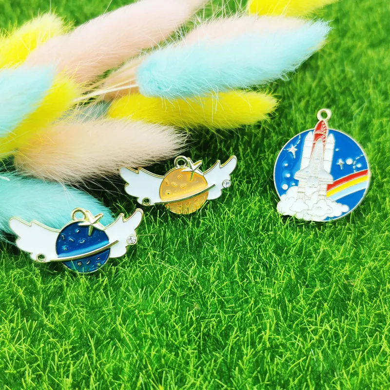 

Korean Version of Diy Alloy Point Diamond Wings Planet Rocket Rainbow Earrings Necklace Keychain Small Pendant