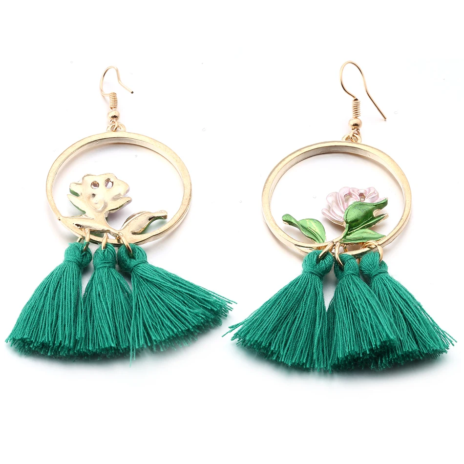 Подходящие модные серьги для