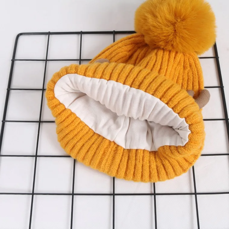 Рождественская шапка с рогами зимняя вязаная одноцветная помпонами милые