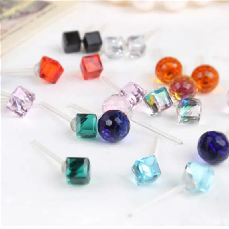 Серьги гвоздики с квадратными кристаллами белый красный синий