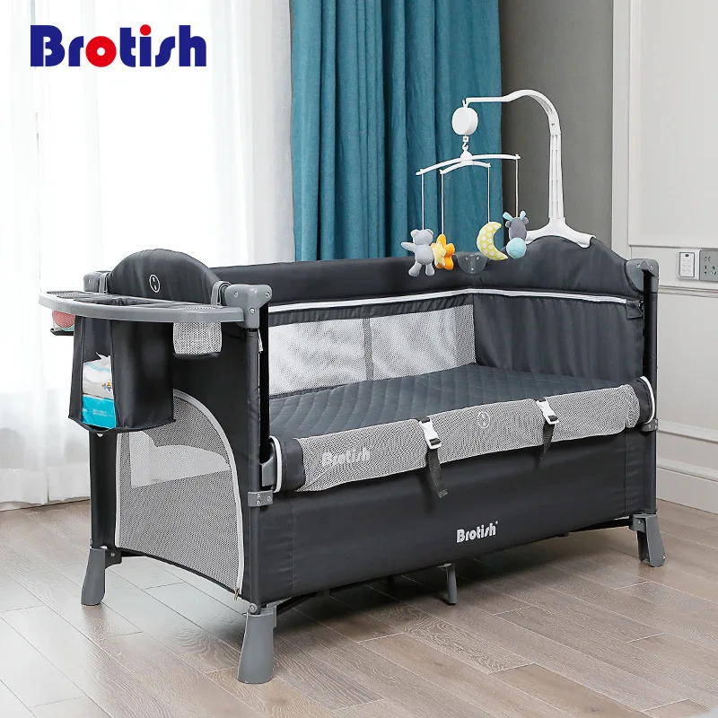 European Style Crib Splicing Large Bed Removable Baby Multi-functionPortable Folding Newborn Baby Bedside Bed Cradle Bed