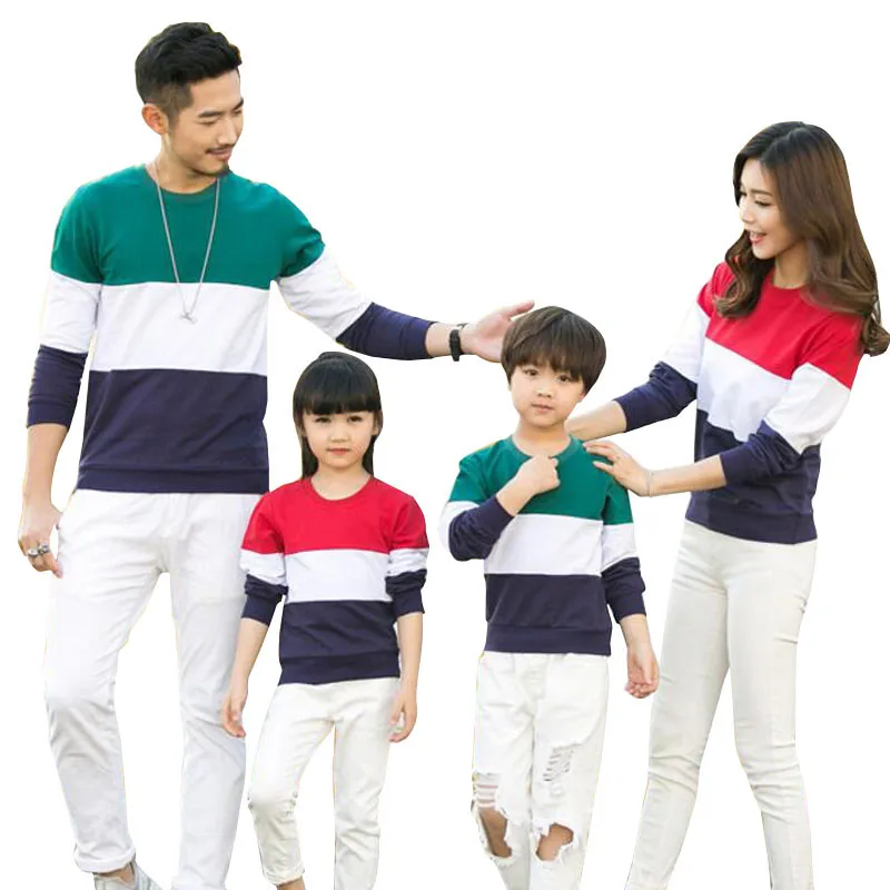 

Одинаковые наряды для всей семьи, хлопковая футболка с длинным рукавом, полосатая весенне-осенняя семейная одежда для отца, матери, дочери, ...
