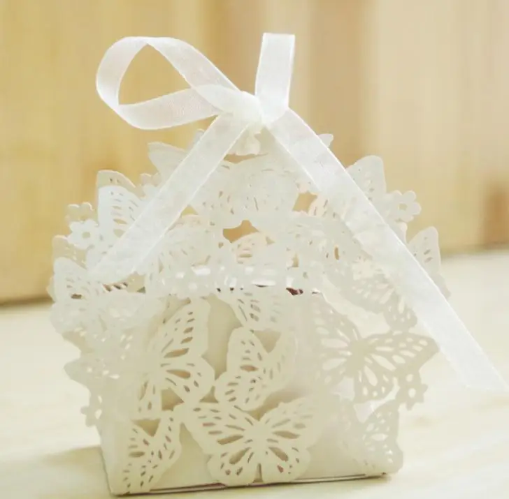 Подарочная бумажная коробка в виде бабочки креативная для свадебных конфет с