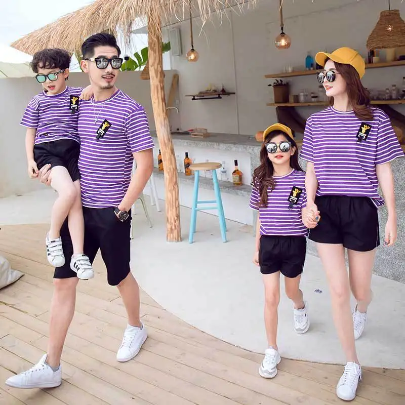 Летние Семейные одинаковые рубашки в полоску наряды мама мальчик девочка одежда