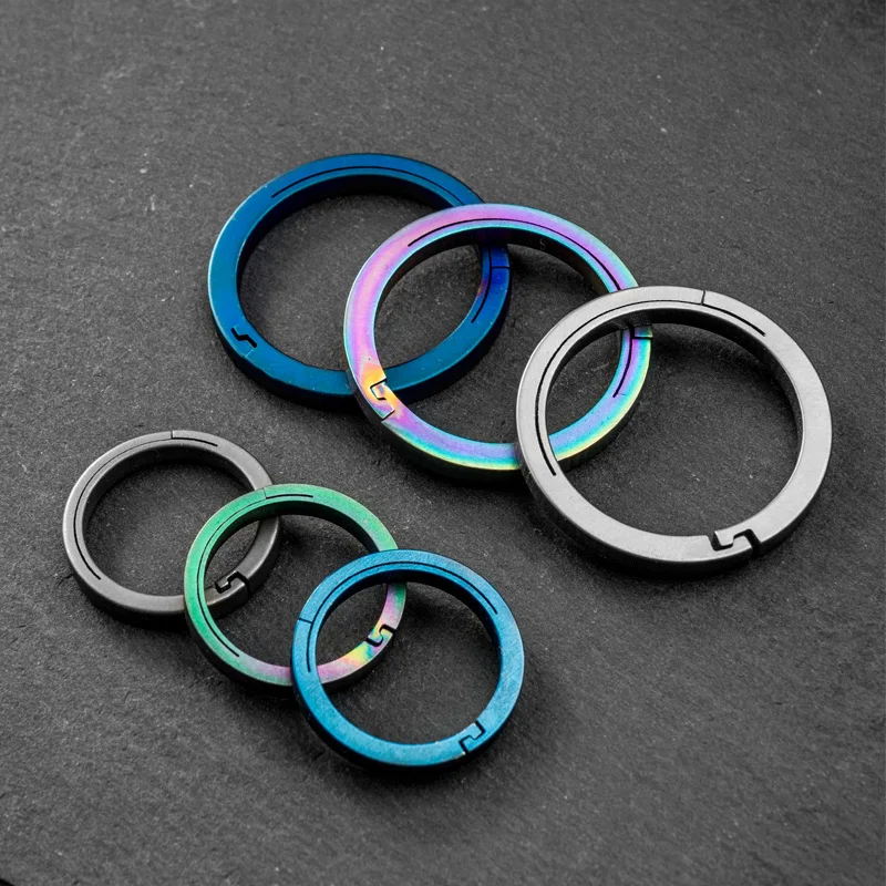 High Quality Super Lightweight TC4 Titanium Alloy Key Ring Accessories Creative Quick Release Car Keychain Key Ring EDC Carbine