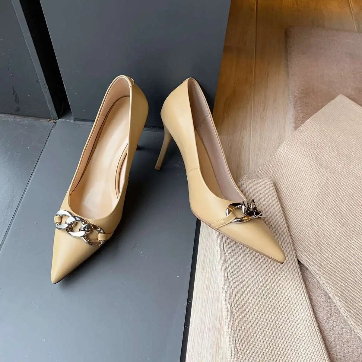 

Krazing pot natural leather pointed toe thin high heels European style mature young lady elegant slip on modern women pumps L29