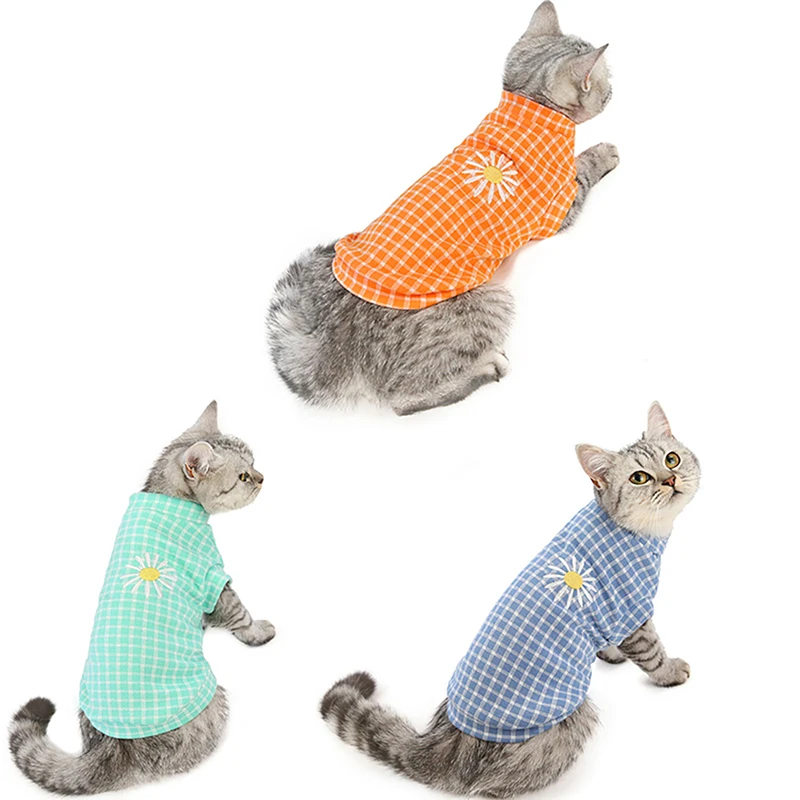

Plaid Cat Clothes Winter Warm Soft Cats Warm Hoodies Printed Daisies Chrysanthemum Kitten Puppy XL Comfortable Winter Clothes