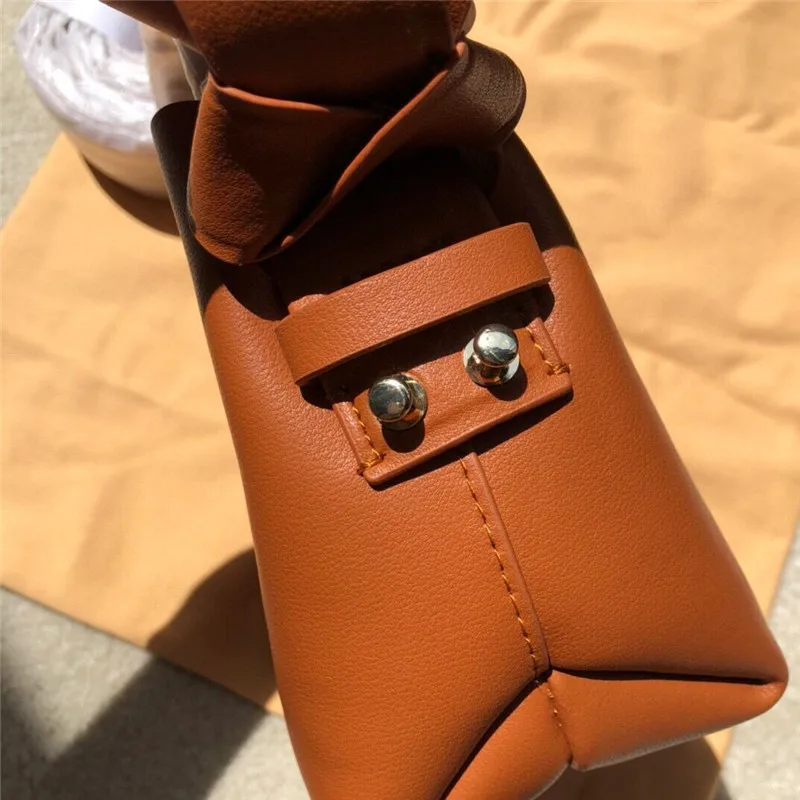 

111627 Quality Luxury Designer Brand Fashion Classic Lady Simple Shoulder Messenger Bag Calfskin Color Splicing Bucket Bag A3