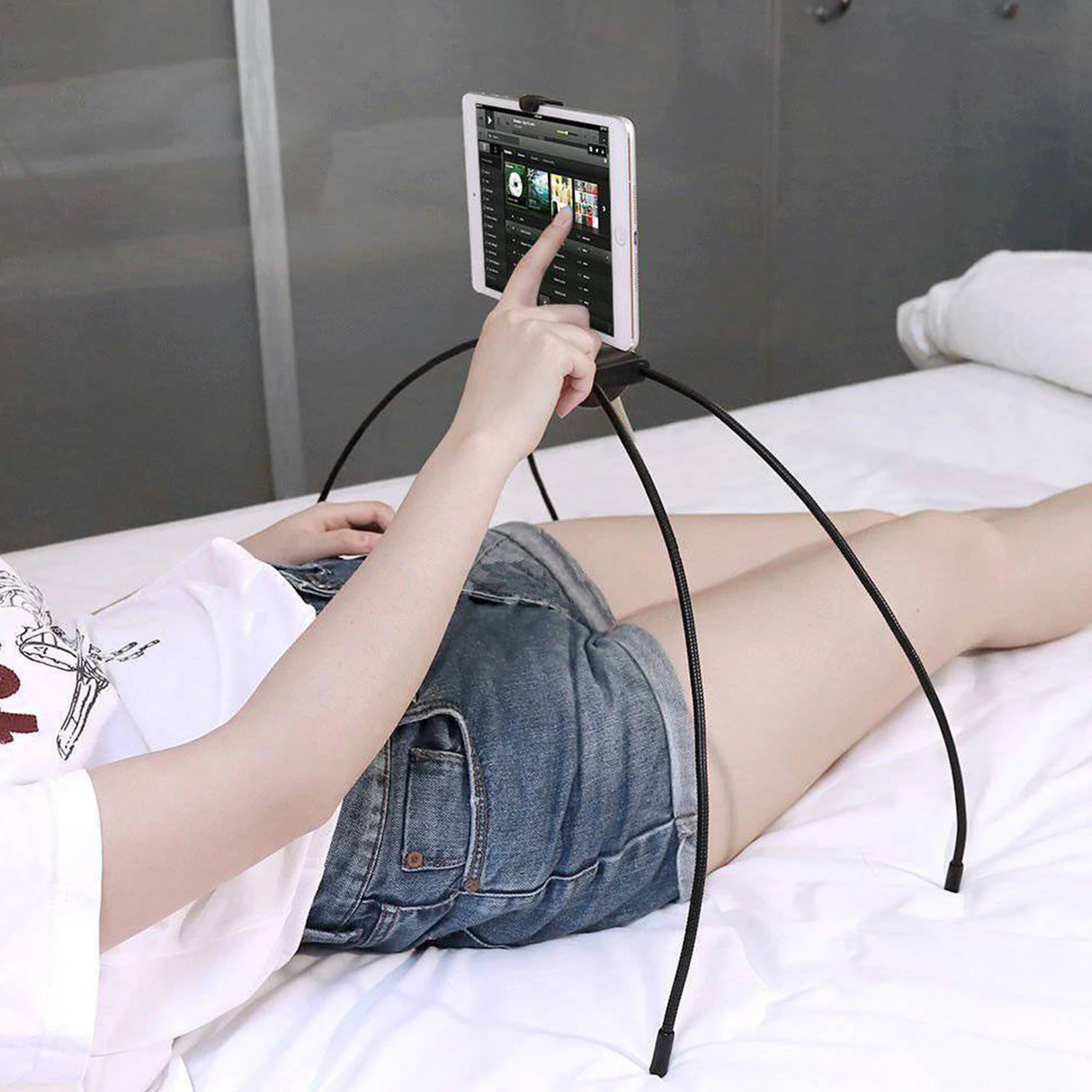 

Cell Phone Holder Flexible Phone Holder Spider Shape Phone Tablet Bracket Multifunctional Phone Rack Lazy Desktop Stand Black