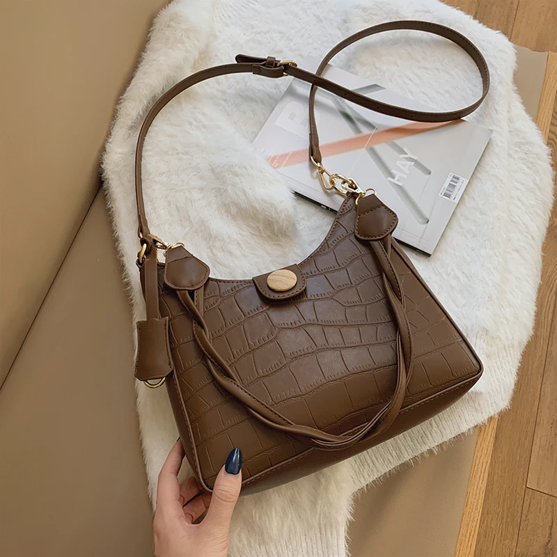 

New Woman Shoulder Bag Fashionable Simple Chain Messenger Bag High Quality Luxury Designer Handbag 2021 New Female Underarm Bag