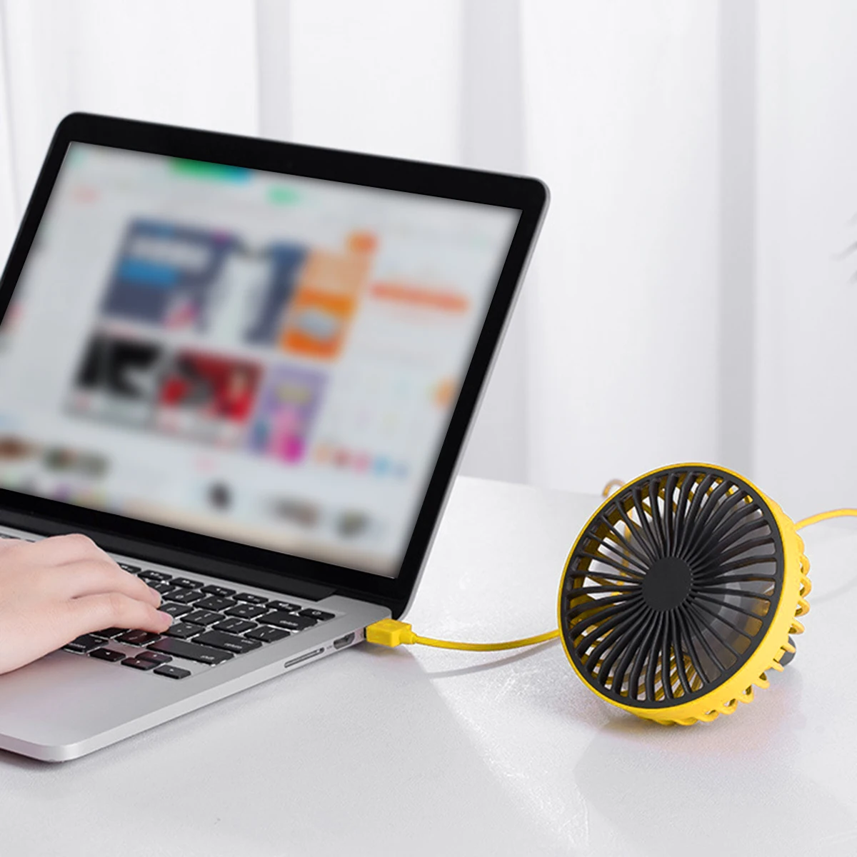 

Portable 5W Electric USB Fan With Wire Control Switch Light 360 Rotation 3 Speed Car Air Vent Mount Computer USB Cooling Fan