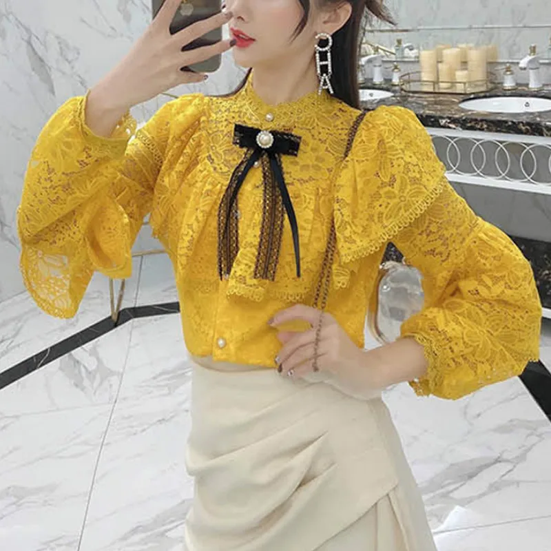 

2021 Spring Women Tops Long Sleeve Ruffle Lace Blouse Shirts Women Elegant Bow Vintage Shirt Top New Fashion White Balck Shirt