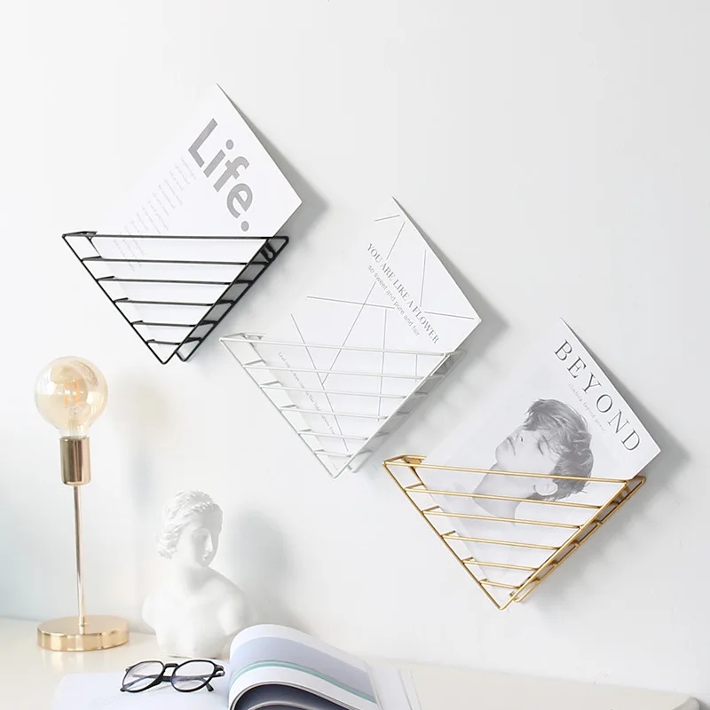 

Nordic Art Metal Wall Mounted Storage Rack Holder Wall Hanging Bookshelf Magazine Newspaper Display Stand Organizer Home Decor