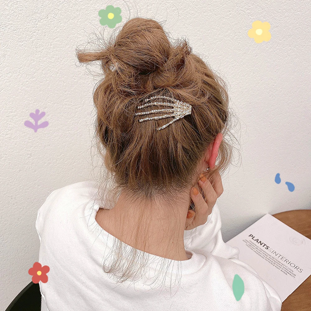 

2021 The New Trend Of The Punk Style Hand Grasp Word Clip Hairpin Women Head Hairpin Fashion Simple Hair Clips