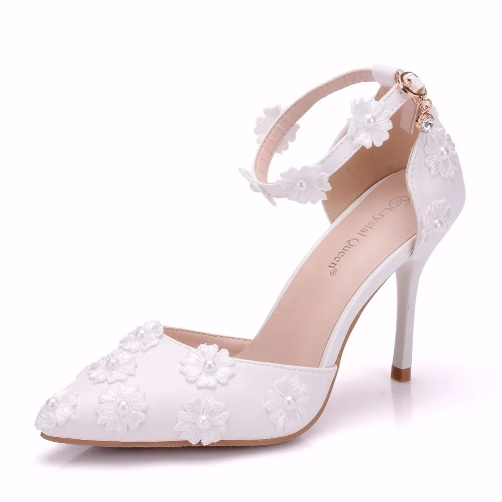 

2019 Spring and summer new fashion women's high-heeled sandals shallow pointed toe fine with buckle pearl lace flower large size