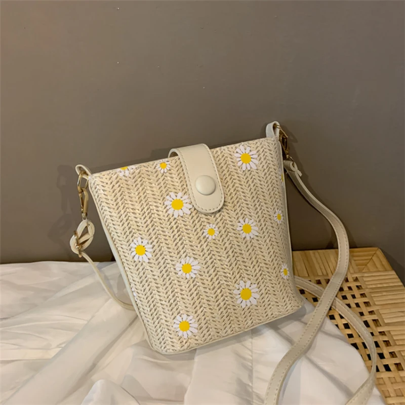 

Summer Straw Crossbody Bags Women Handbags 2021 Handmade Knitted Boho Bag Female Cute Beach Holiday Bohemia Shoulder Bags