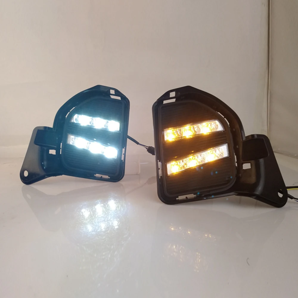 

LED DRL Daytime Running Light for 2015-2017 Toyota Hiace Driving Lights with Turn Signal Lamp car Car accessories