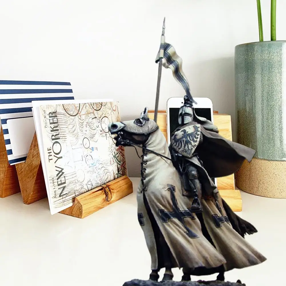 

Medieval Style Guard Knight Gnomes Resin Crafts Ornaments For Garden View Courtyard Room Gardenning Decoration