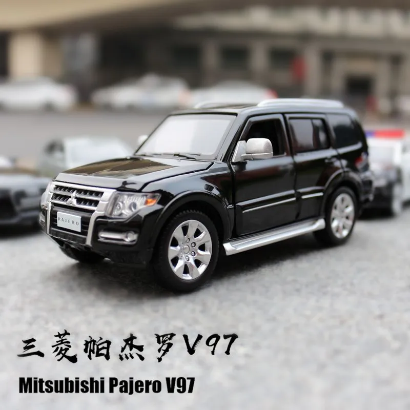 

1:32 Scale Mitsubishi Pajero JACKIEKIM Diecast Toy Car Model Doors Openable Sound & Light Educational Collection Gift For Kid