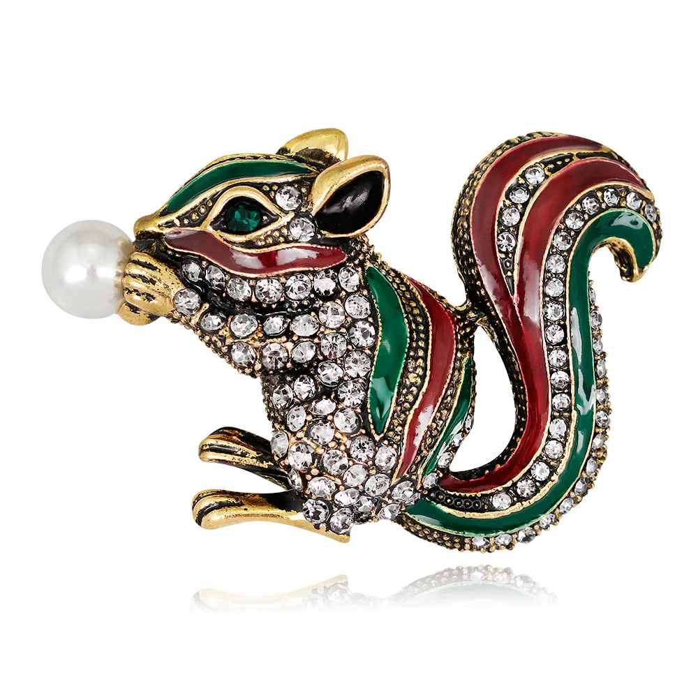 

Squirrel Enamel Pin Simulated Pearls Animal Brooch Women Man Banquet Brooches and Pins Jewelry Scarf Clip Accessories Wholesale