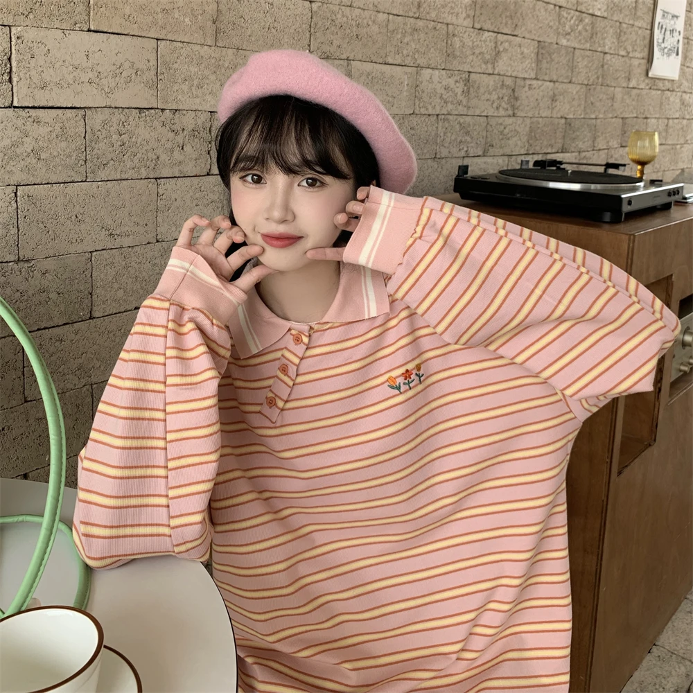 

Женский свитшот с длинным рукавом и воротником-поло