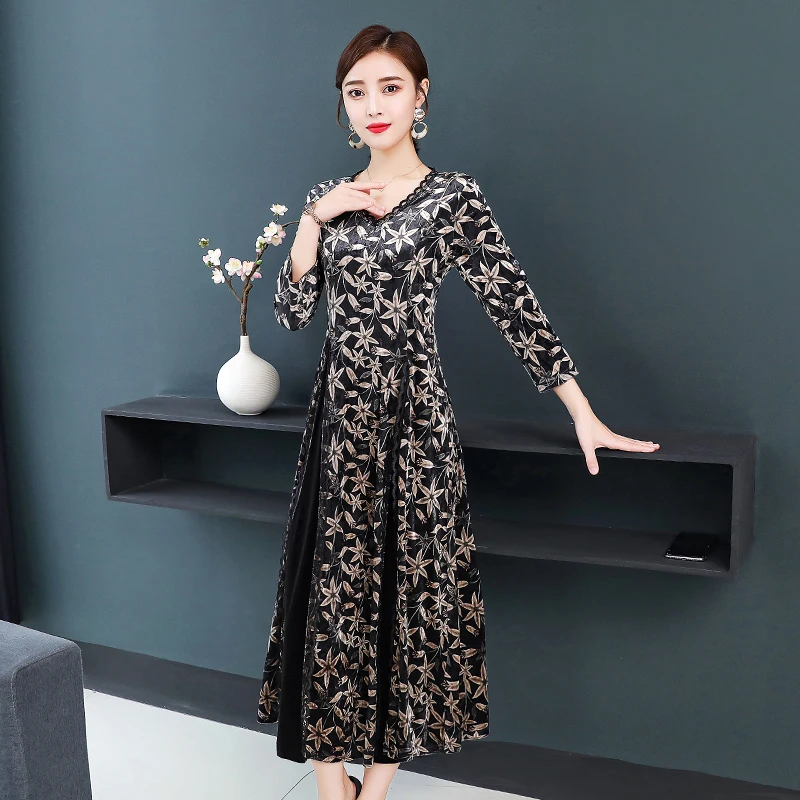 

CHUNLI Large size 2019 Your lady's gold velvet dress autumn and winter new wide too too large size Slim retro floral dress