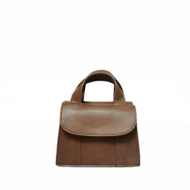 Сумка на плечо женская кожаная маленький квадратный саквояж цепочке мессенджер