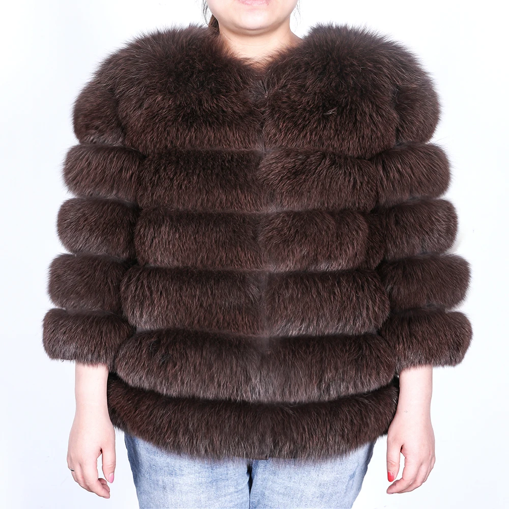 

2020 warm coat made of natural fox fur, stylish short fur coat