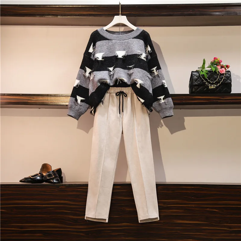 Женский трикотажный костюм оверсайз зимний комплект из 2 брюк и пуловера в черно