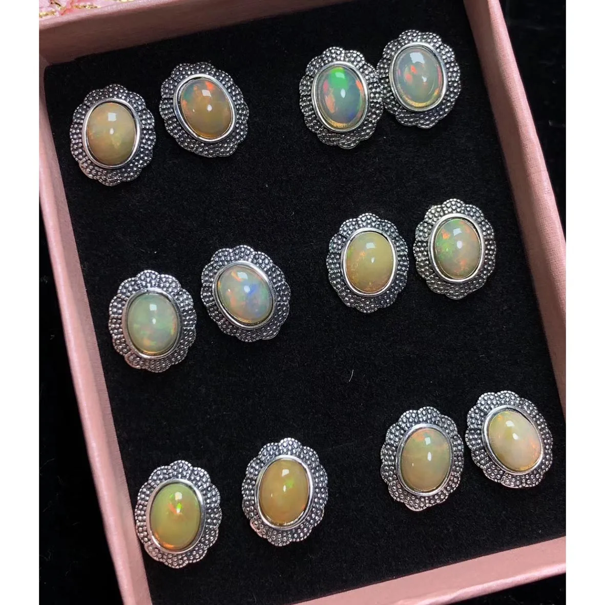 Серьги-гвоздики из серебра 925 пробы с натуральным эфиопским опалом | Украшения и