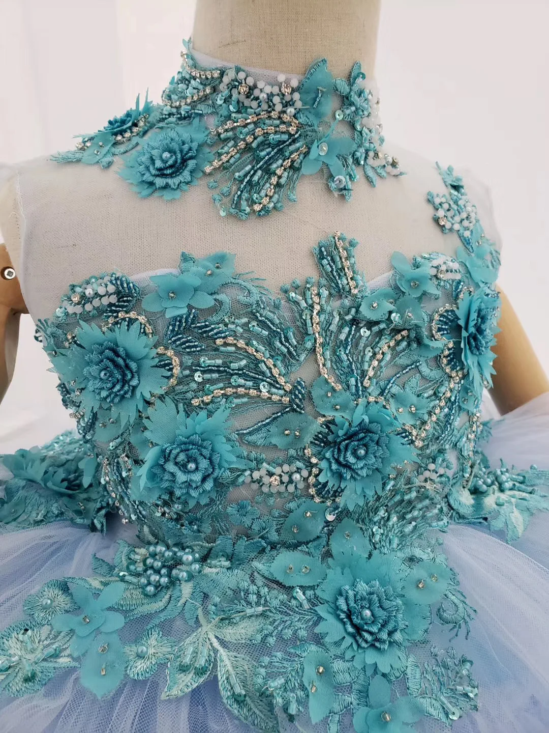 

Gorgeous Beaded 3d Flower Flower Girl Dresses 2020 Luxury Puffy Tulle Tiered Ruffles Ball Gowns Pearls Girl Dress For Wedding