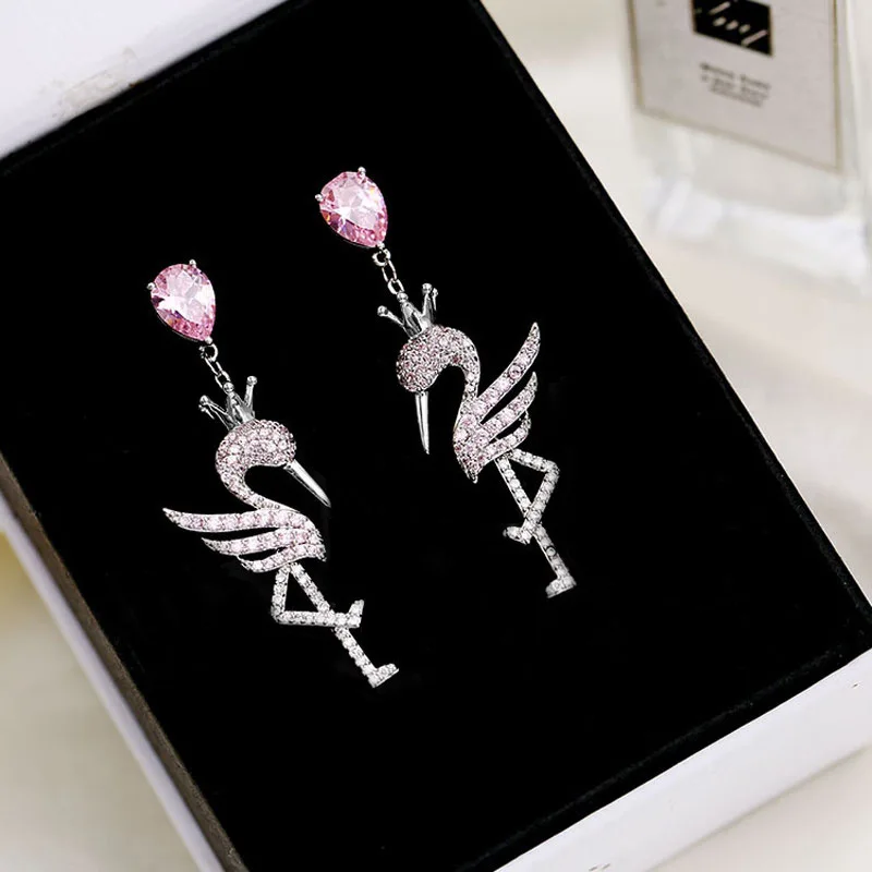 

Корейские модные стильные большие серьги с кисточками женские длинные темпераментные серьги с кисточками Фламинго новые модные серьги для...