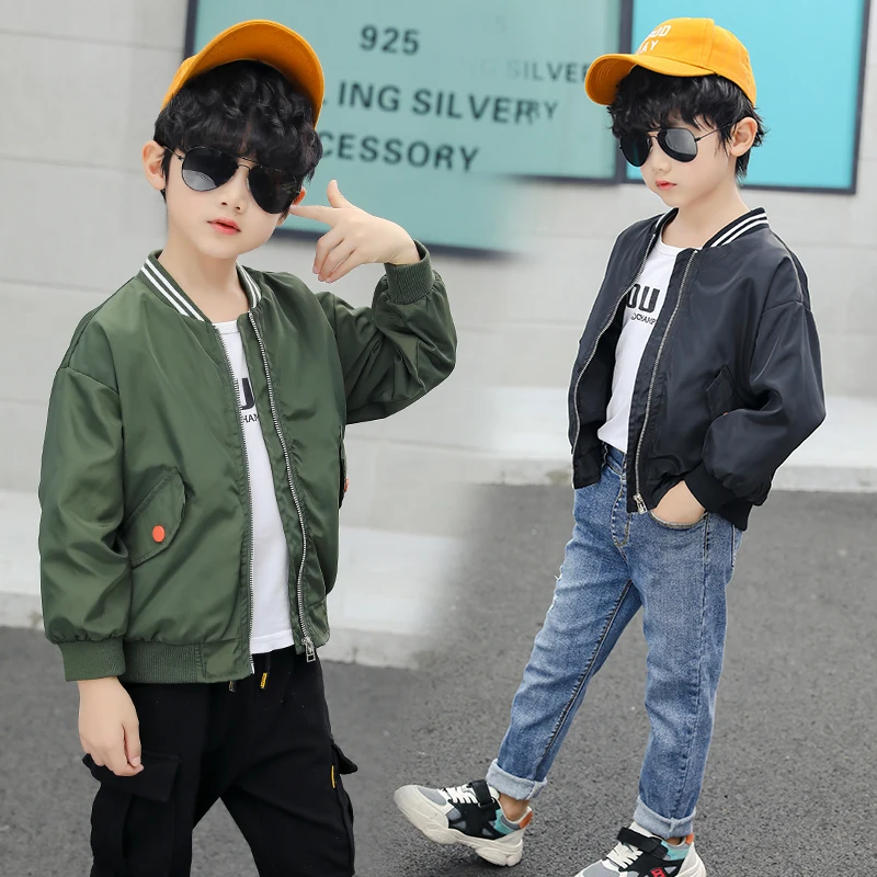 Демисезонная куртка для мальчиков куртка-бомбер зеленая ветровка зимняя детская