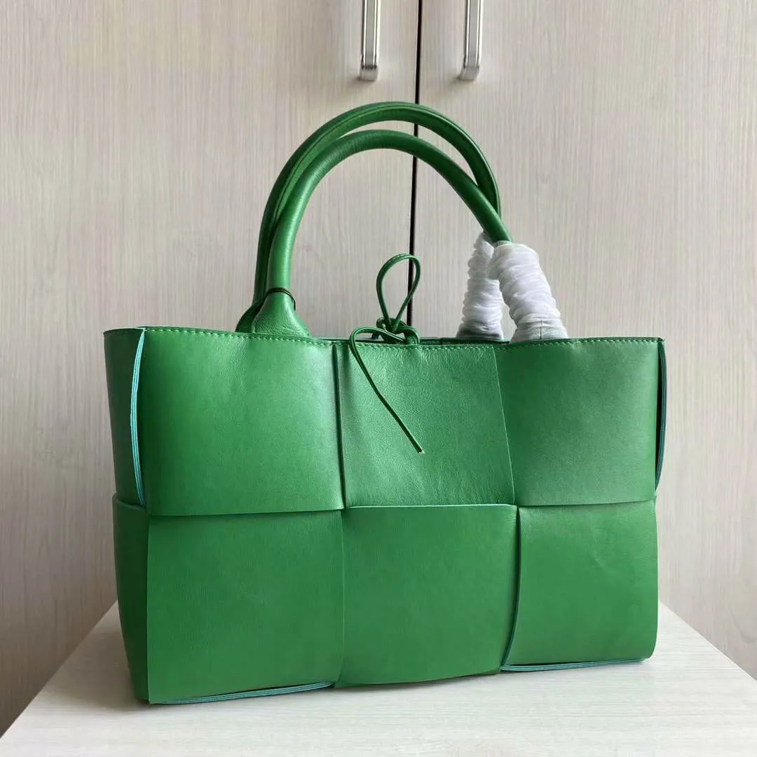 

Ladies luxury fashion cosmetic bag handbag shopping bag