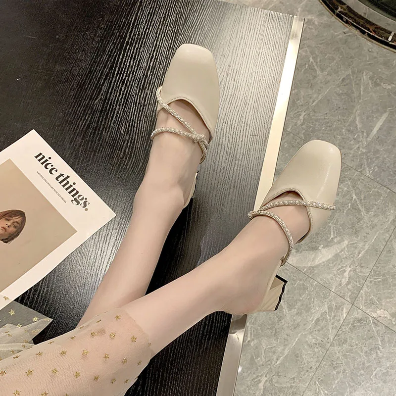 

Low PU Cover Toe Shoes Woman 2021 Glitter Slides Female Slippers Fashion Square Jelly New Flat Luxury Crystal Rome Rubber Spring