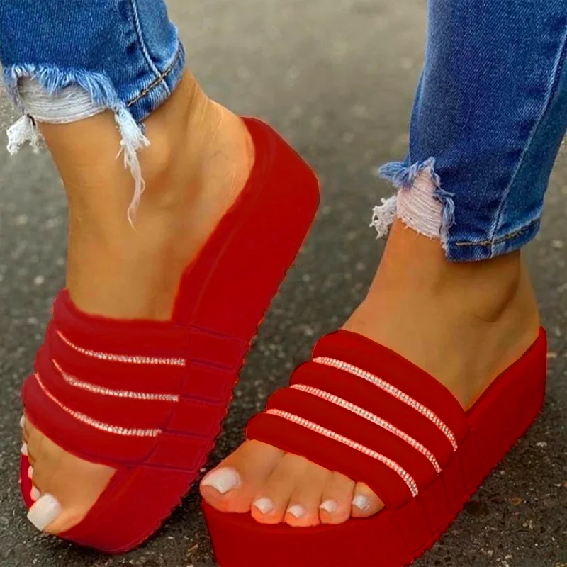 Шлепанцы женские со стразами пляжные сандалии на платформе шлепанцы высокий