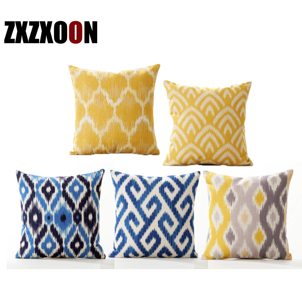Декоративный чехол для диванных подушек желтого синего цветов с геометрической