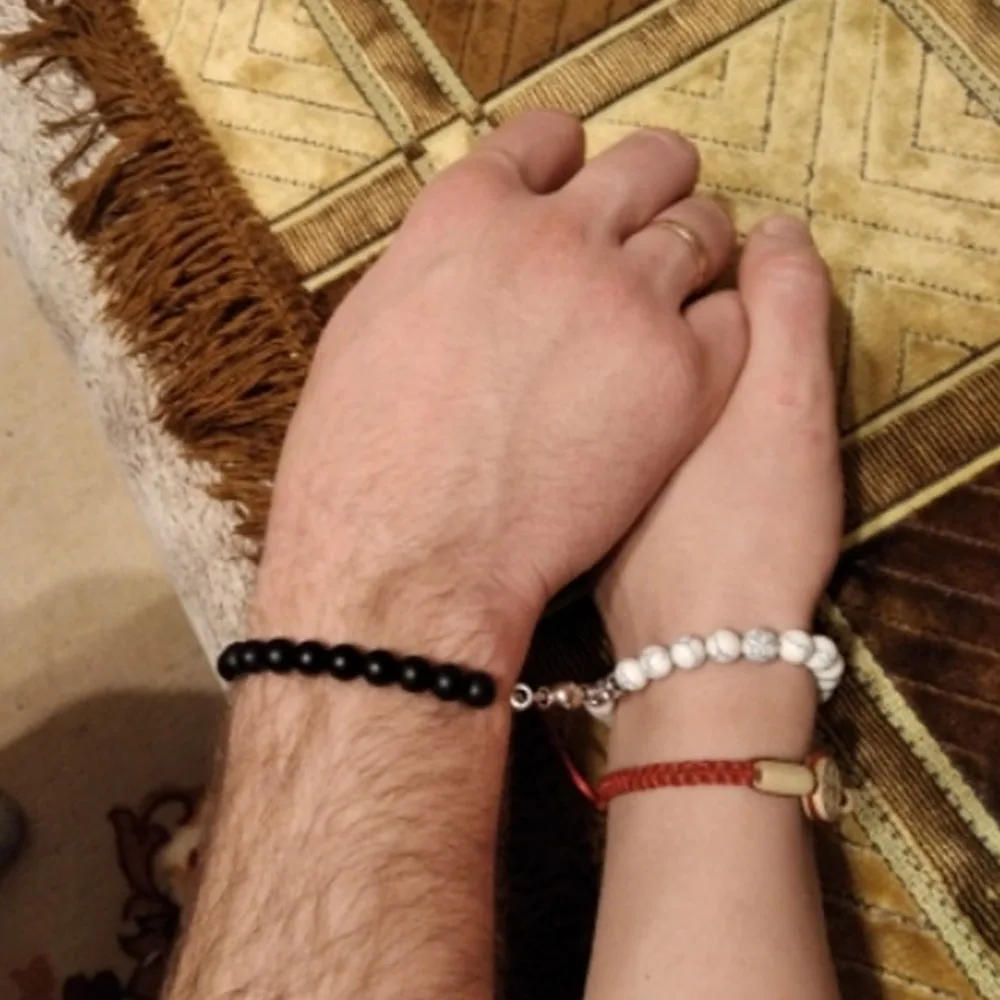 

2Pcs/set White Black Couple Magnetic Bracelets Natural Stone Matching Bracelet For Lovers Valentine Magnet Bracelet Jewelry Gift