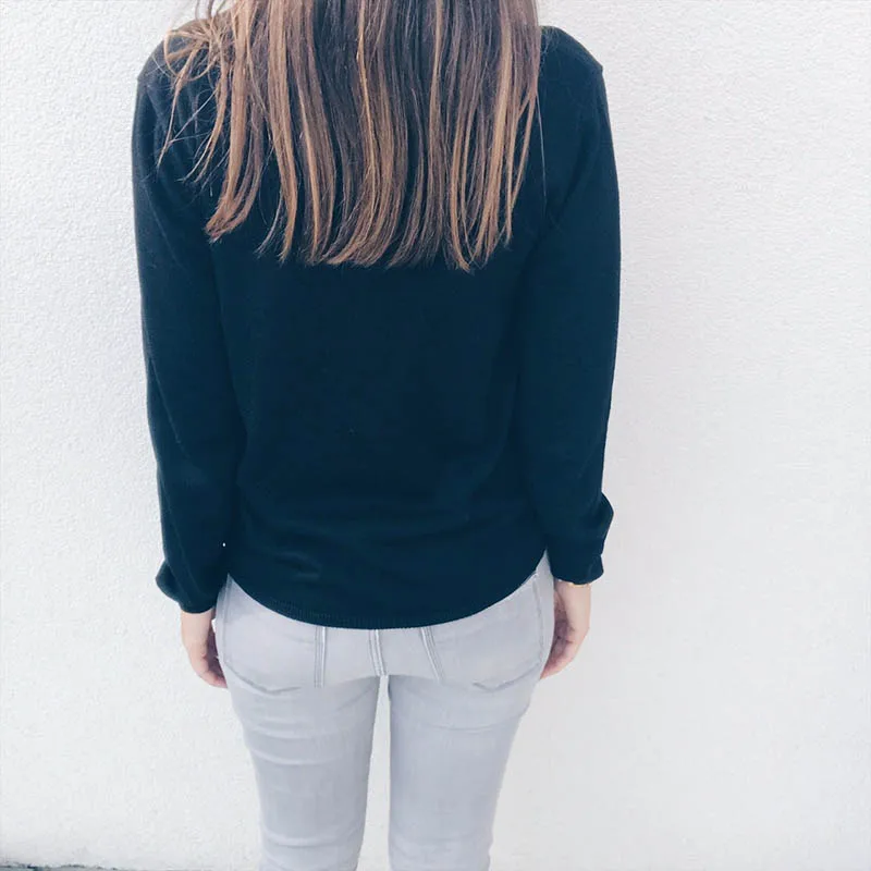 Кардиган женский трикотажный с V-образным вырезом и карманами |