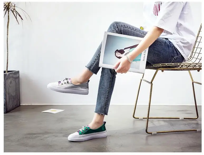 2021 autumn new color matching white shoes personality fashion fake lace flat foot lazy women wild single shoes