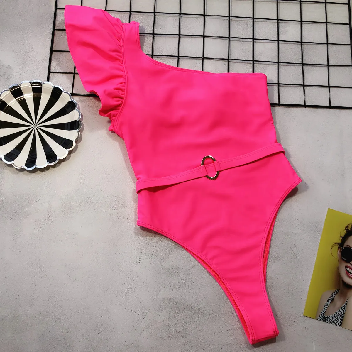 Женский купальник цельный плавательный костюм с оборками и подкладкой с push-up эффектом, рюшами и высоким разрезом по бокам, с одним плечом, монокини бикини купальник для горячих водных процедур.