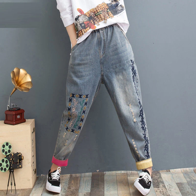 

2021 New Spring Korea Fashion Women Elastic Waist Loose Vintage Jeans Daisy Embroidery Casual Denim Harem Pants Plus Size