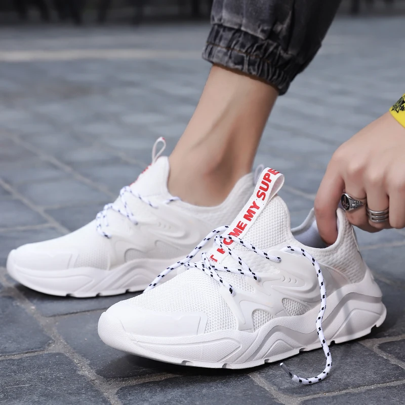Мужские кроссовки из сетчатого материала легкие спортивные на шнурках