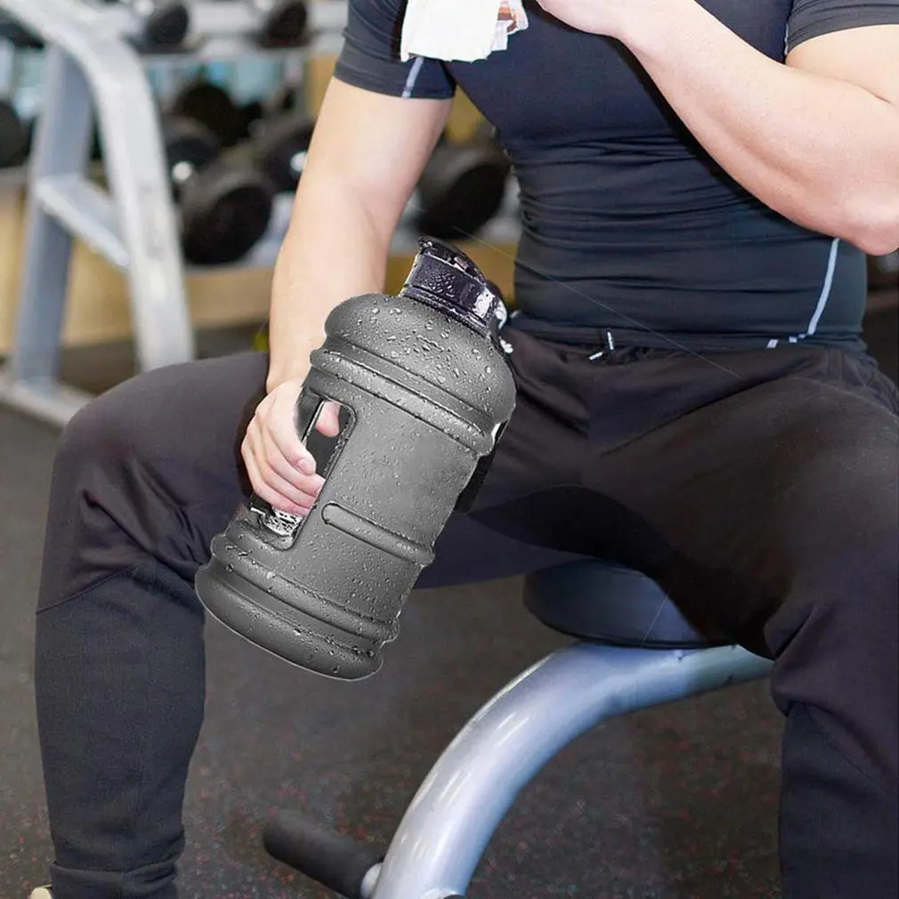 

Outdoor Sports Water Bottle 2.2L Large Capacity Plastic Water Bottle Portable Leak-proof Water Bottle