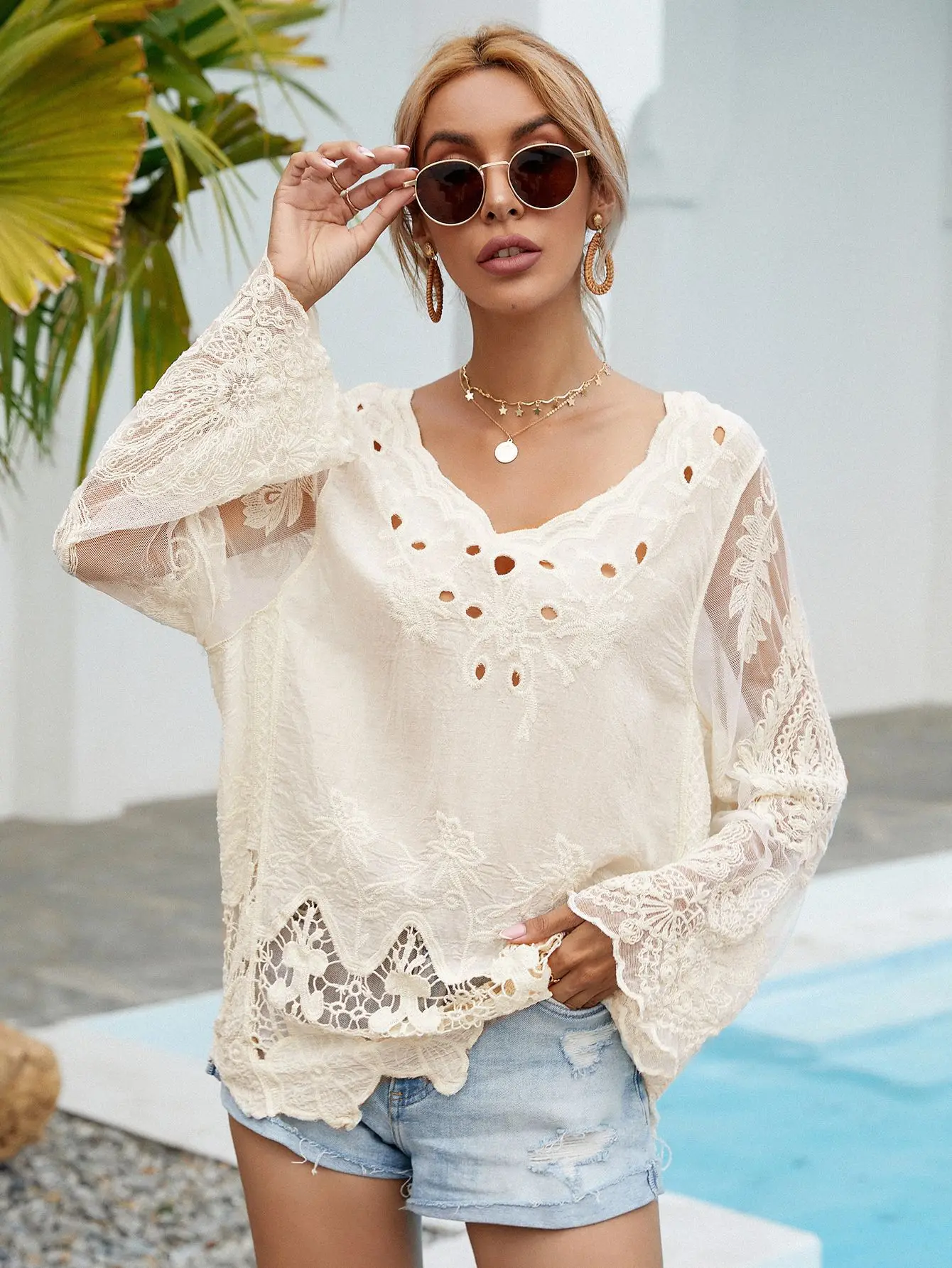 

Hollow Crocheted Blouse Sexy Loose Casual Sunscreen T-shirt Top for Holiday Wear Long Sleeve Summer Tops for Women 2021