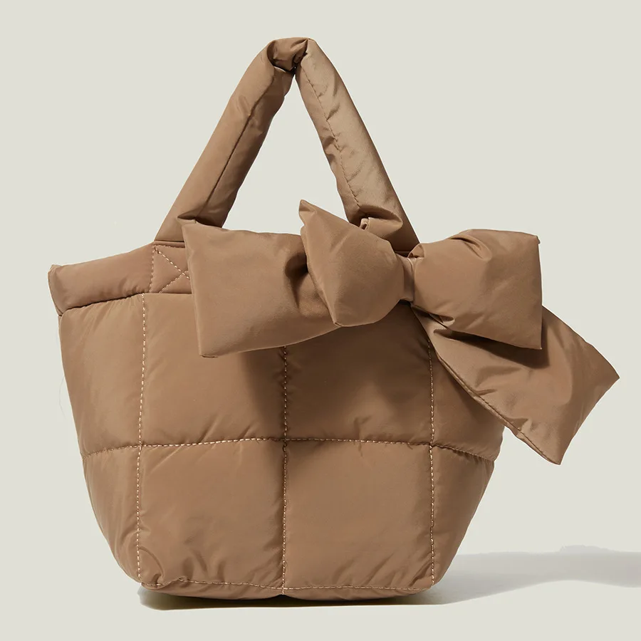 

2021 Korean autumn and winter new down soft handbag retro magnetic buckle messenger bag simple cross-border minority women's bag