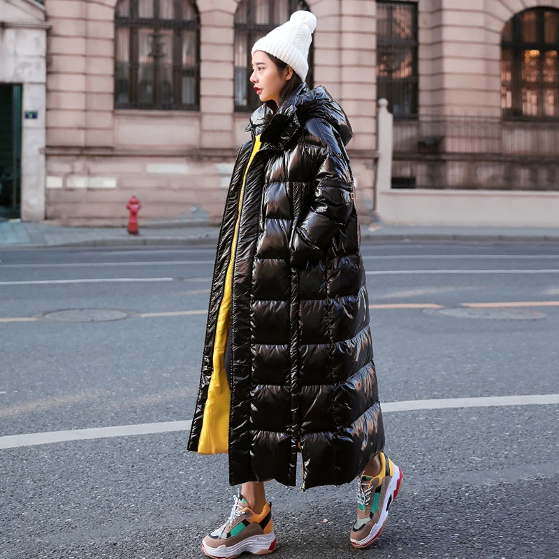 Женское хлопковое пальто с капюшоном длинное блестящее свободного кроя теплая